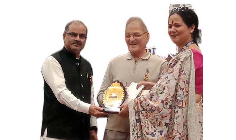 Anjali om Raina 